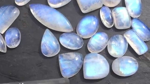 Moonstone Meaning and uses