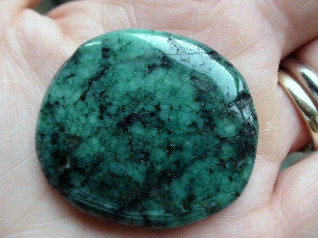 Healing Crystal Emerald Stone
